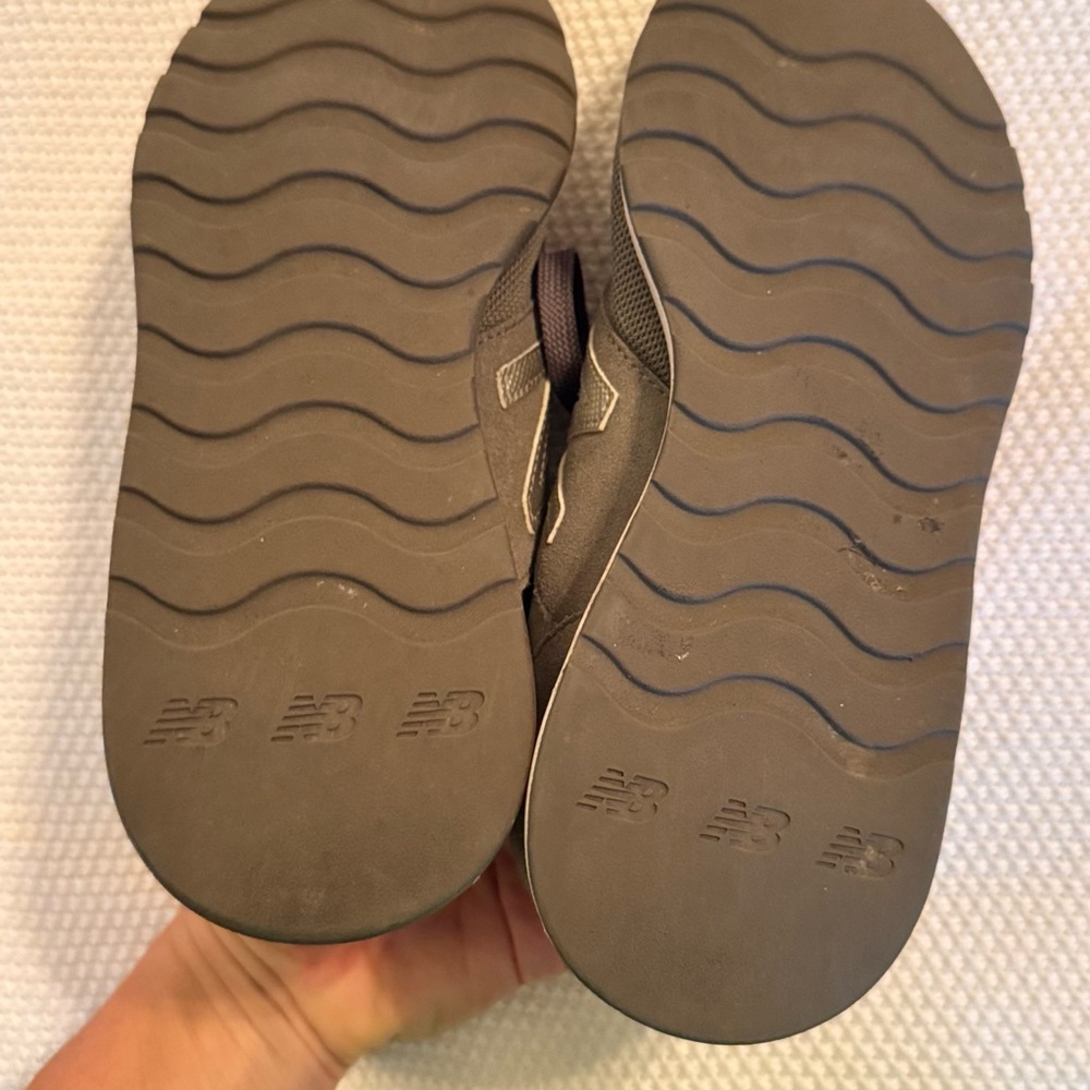 NEW BALANCE 24 Dark Grey & Silver Athletic Running Tennis Shoes Women’s Sneakers - Picture 9 of 10